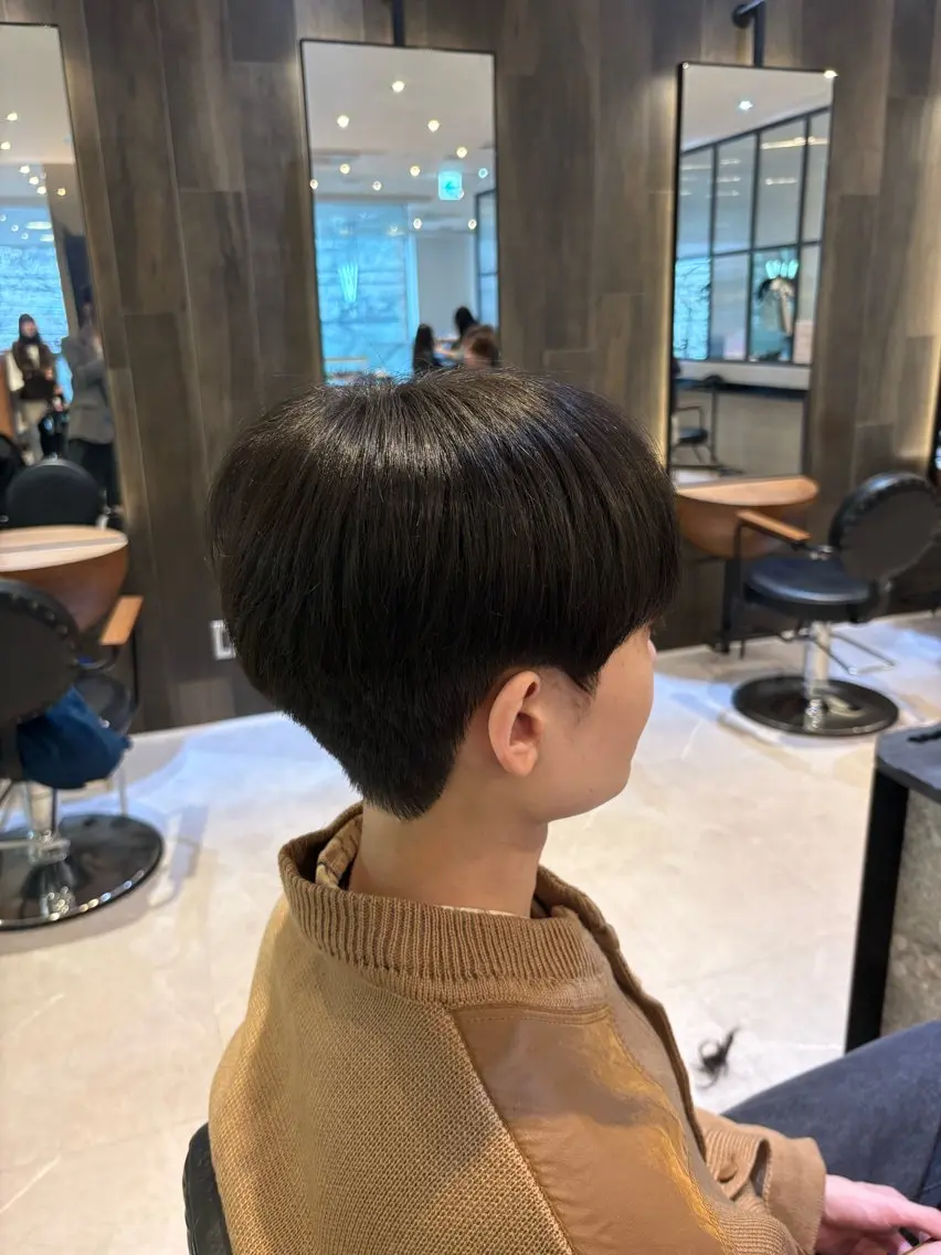 メンズ センターパート 刈り上げ カット 直江 莉夢のヘアスタイル