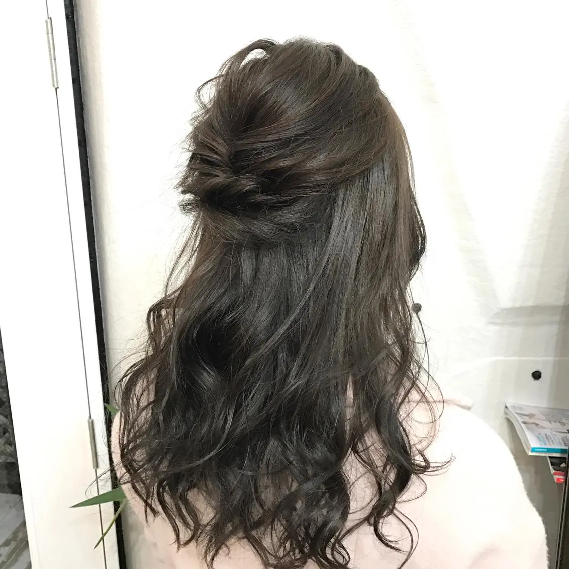 カラー ヘアアレンジ ハーフアップ アッシュ K-POP好き美容師 🇰🇷Kai.Yのヘアスタイル