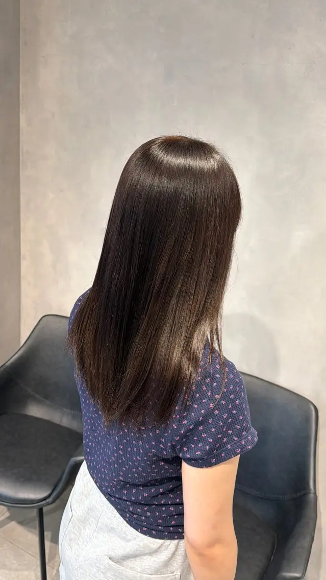 カラー ブリーチ ブラウンカラー 縮毛矯正 ヘアカラー トリートメント 井野 彩加のヘアスタイル