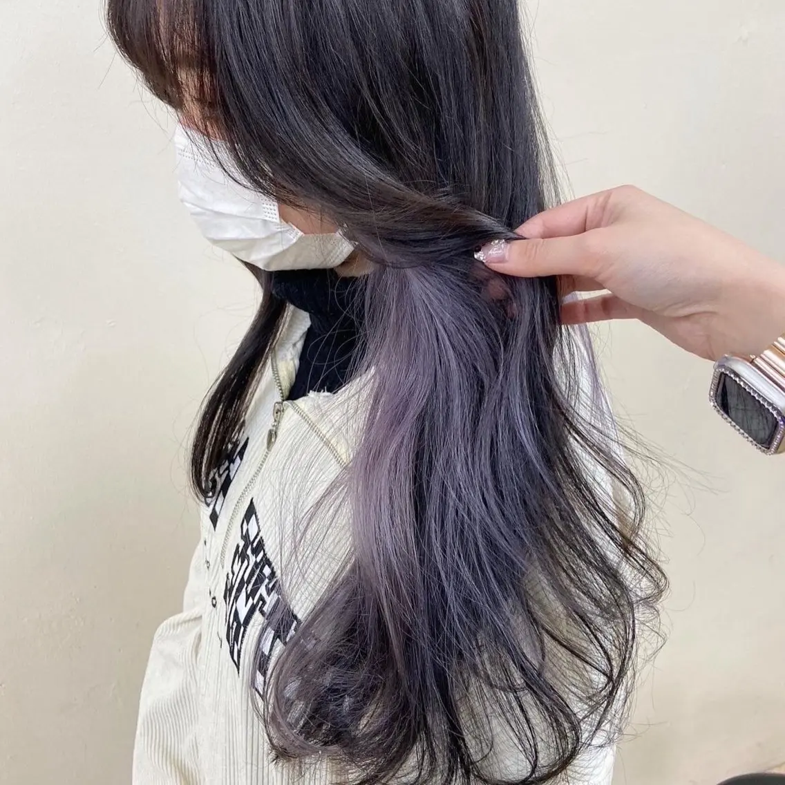 ロング カラー ブリーチ インナーカラー ラベンダー💜 グレージュ🩶のヘアスタイル