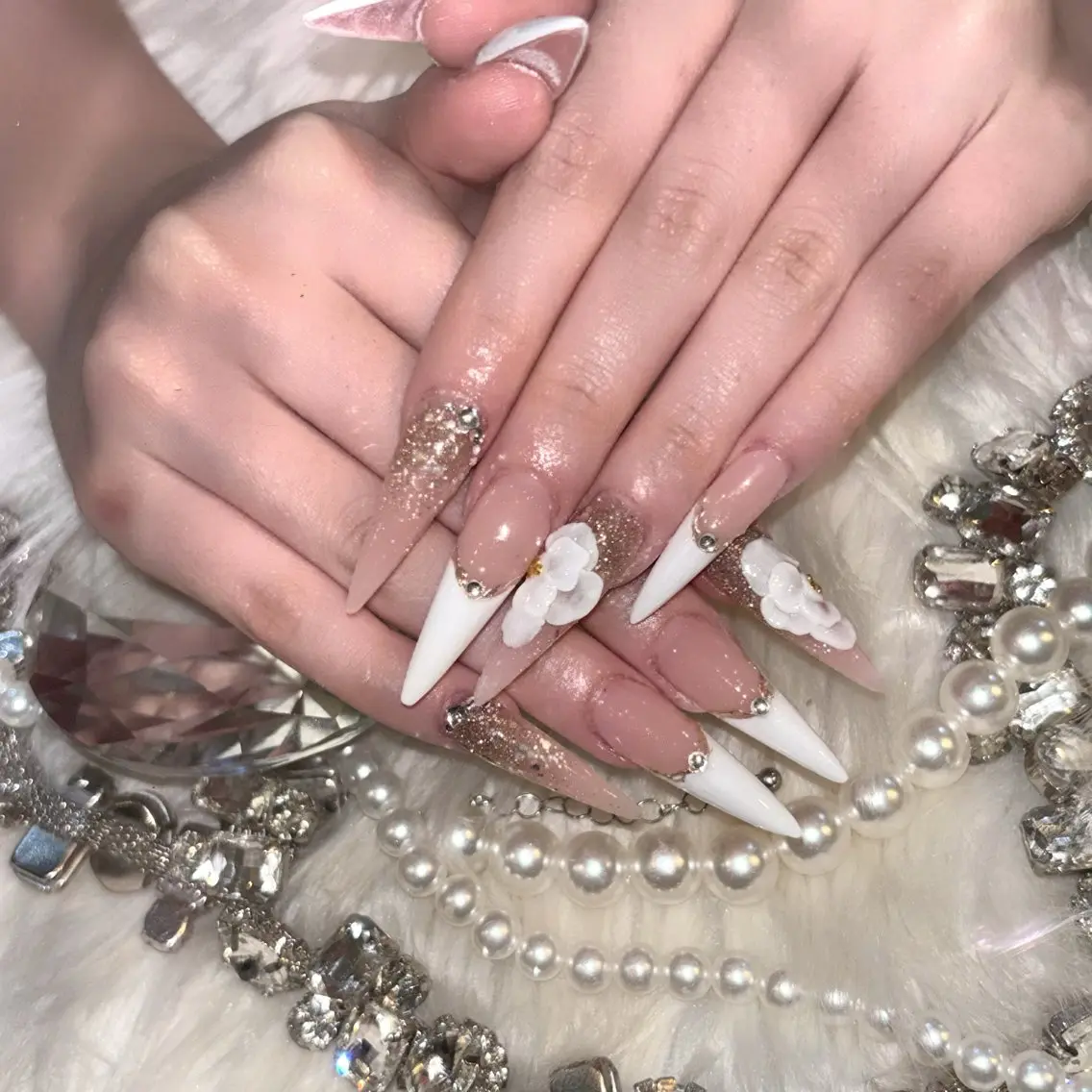 ネイル ハンドネイル MADIA EMIのネイルデザイン