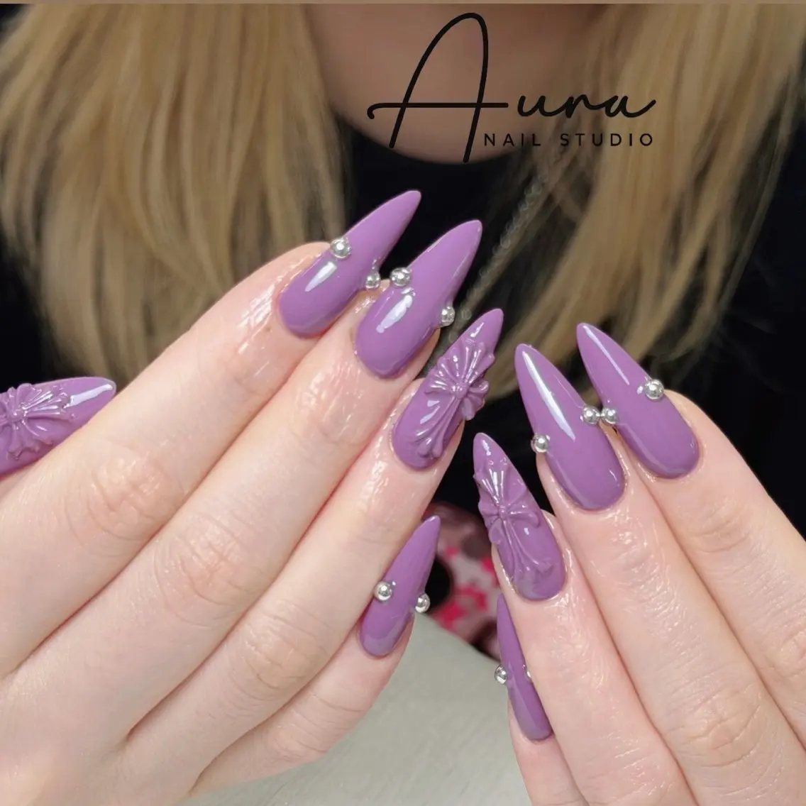 ネイル ガーリー キラキラネイル 韓国ネイル ロングネイル パープル ハンドネイル Aura Nail Studioのネイルデザイン