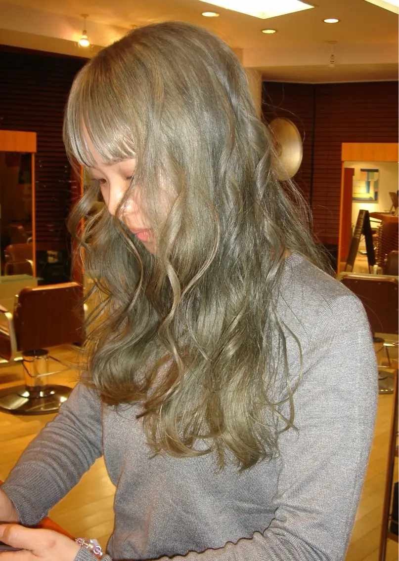 カラー ブリーチ 透明感カラー ダブルカラー 滝沢 ののかのヘアスタイル