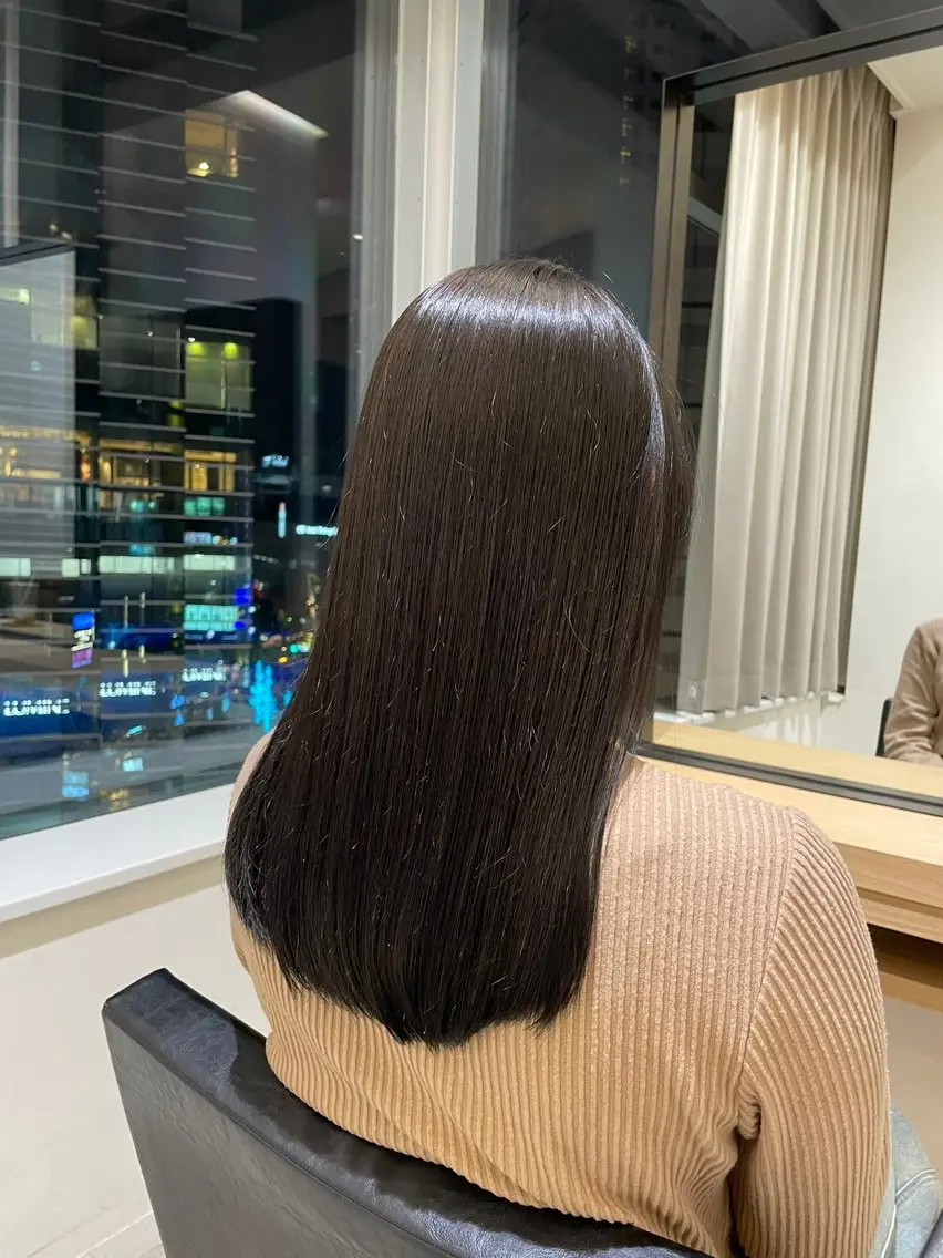 セミロング カラー グレージュ オリーブグレージュ オリーブグレー Agu 西台店 衣莉💫のヘアスタイル