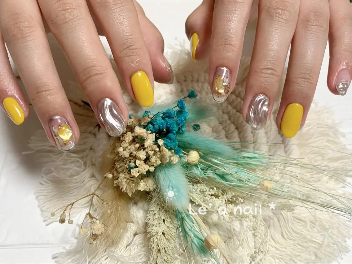 ショート カラー ネイル Le’a NailSalonのネイルデザイン