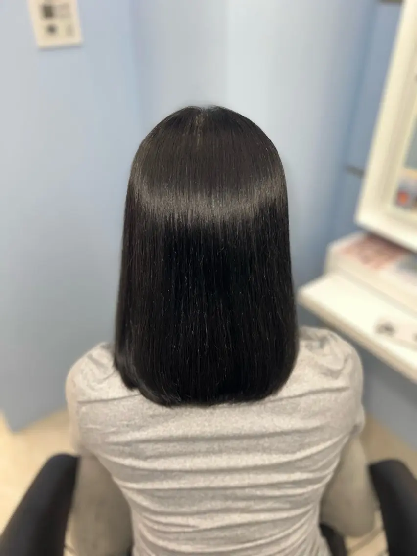 ミディアム カラー ヘアカラー MONA YUNAのヘアスタイル