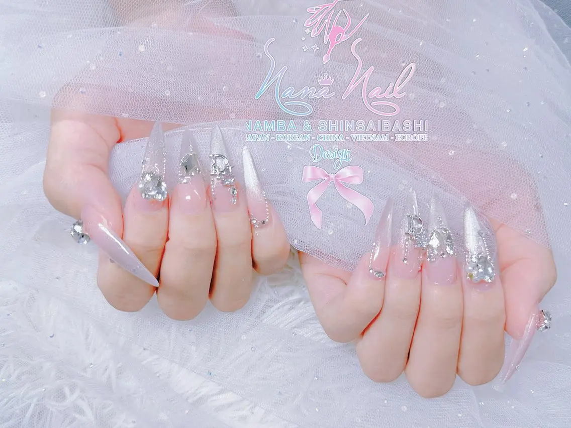 セミロング ハンドネイル Linanail Nambaのネイルデザイン