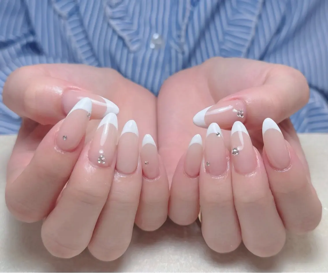 ネイル アートネイル 長さ出し フレンチネイル ジェルネイル ガーリー ハンドネイル 中野駅から2分 MEO NAILのネイルデザイン