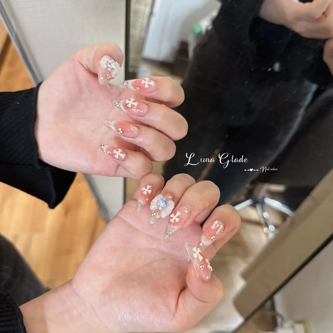 ネイル ハンドネイル Luna Gladeのネイルデザイン