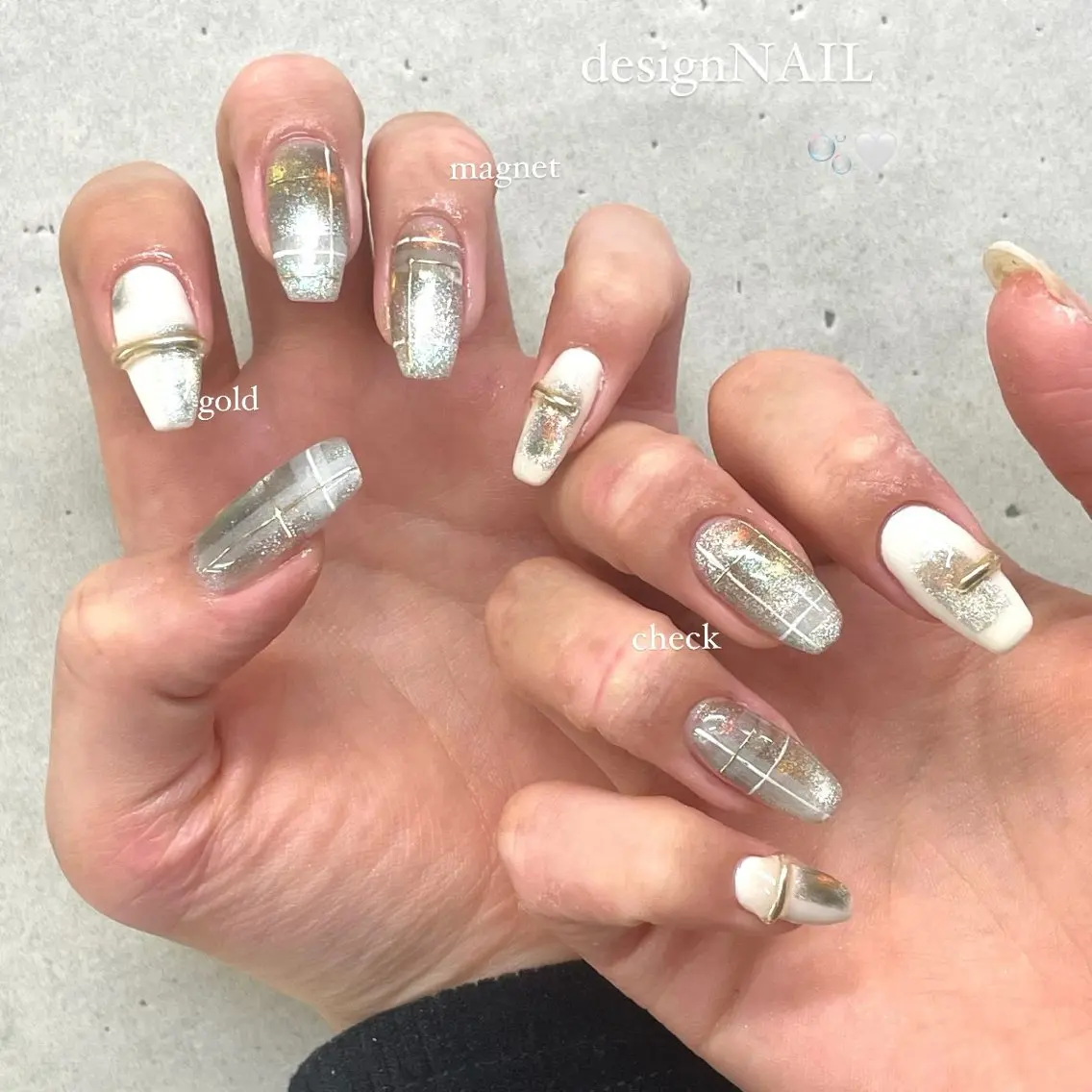 ネイル アートネイル キラキラネイル ロングネイル ニュアンスネイル 赤色 ハンドネイル Nobody _Renのネイルデザイン