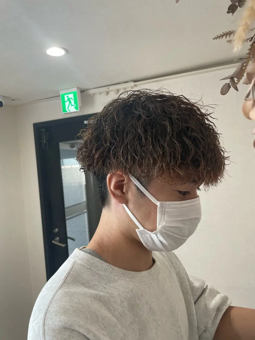 ショート カラー パーマ ツイストスパイラルパーマ スパイラルパーマ emo.92co 🌱山本翔太のヘアスタイル