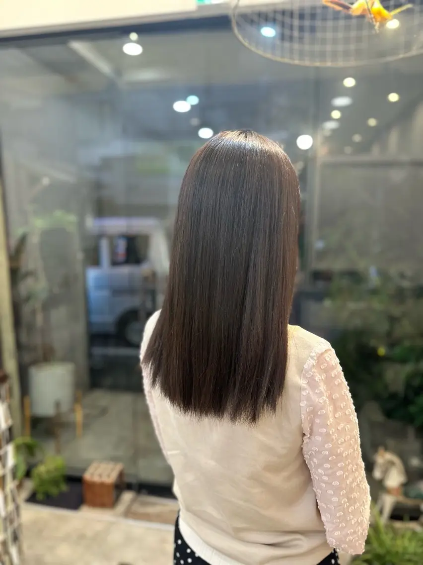 セミロング カラー ヘアカラー トリートメント 村上 滉弥のヘアスタイル