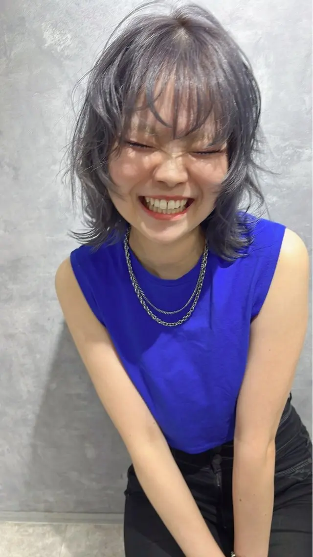 ショート カラー ボブレイヤー 透明感カラー ハイトーンカラー シルバー ボブ カット ヘアカラー YUI ハイトーンカラーのヘアスタイル