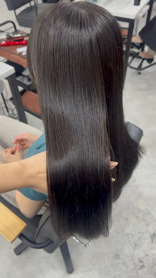 ロング カラー アッシュ アッシュブラウン ベージュカラー 黒髪 ブリーチ カット ヘアカラー トリートメント 赤み無し柔らかカラー 【梅田】madokaのヘアスタイル