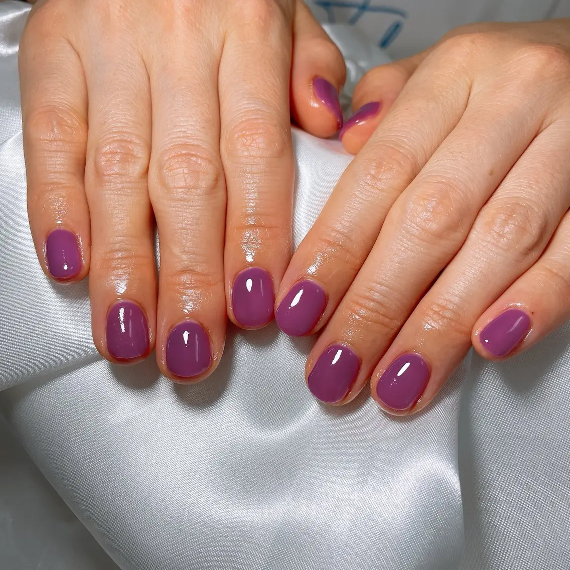 ネイル ワンカラーネイル パープル シンプルネイル ハンドネイル Mynail プライベートサロンのネイルデザイン