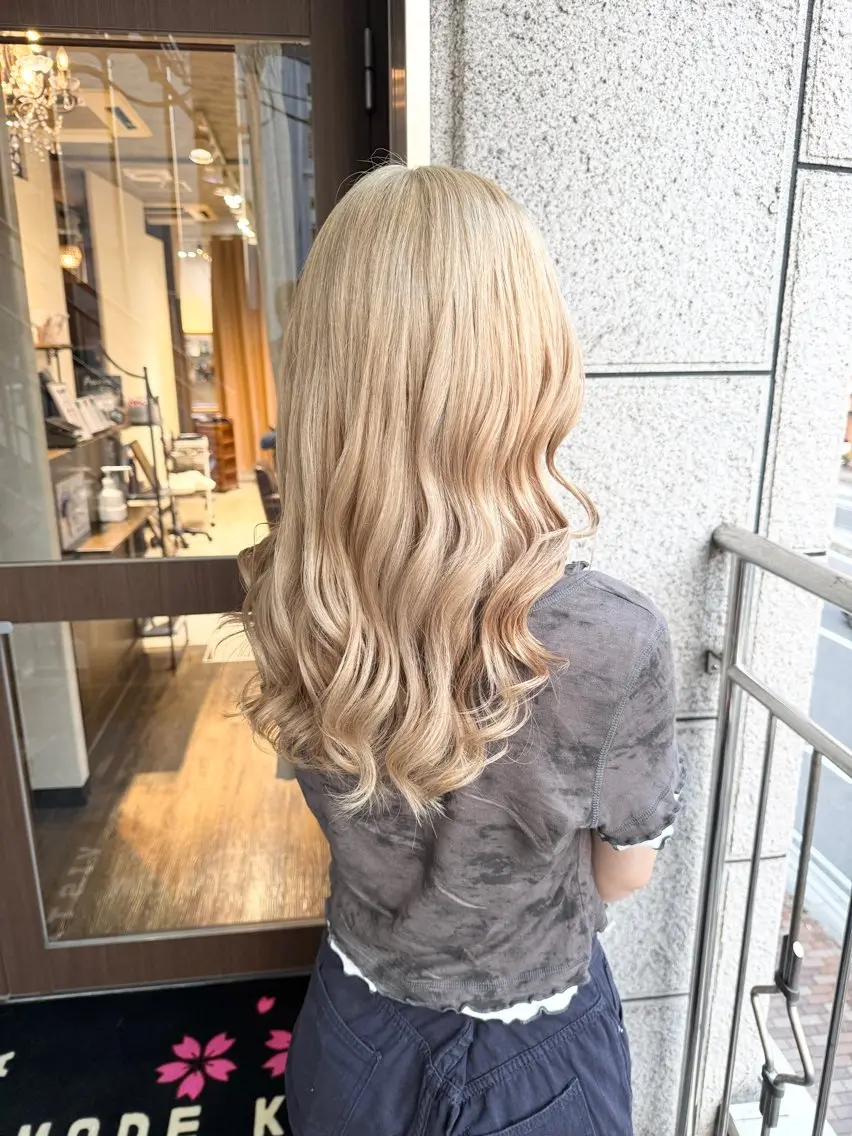 カラー ベージュカラー ブリーチ 透明感カラー ハイトーンカラー ハイトーンベージュ カット ヘアカラー ハイトーン✨髪質改善 ✨スパ得意✨ミヤタのヘアスタイル