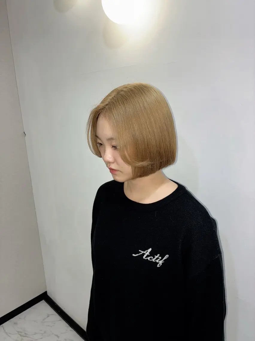 ミディアム 切りっぱなしボブ ボブ レイヤーカット ハナダ メイのヘアスタイル
