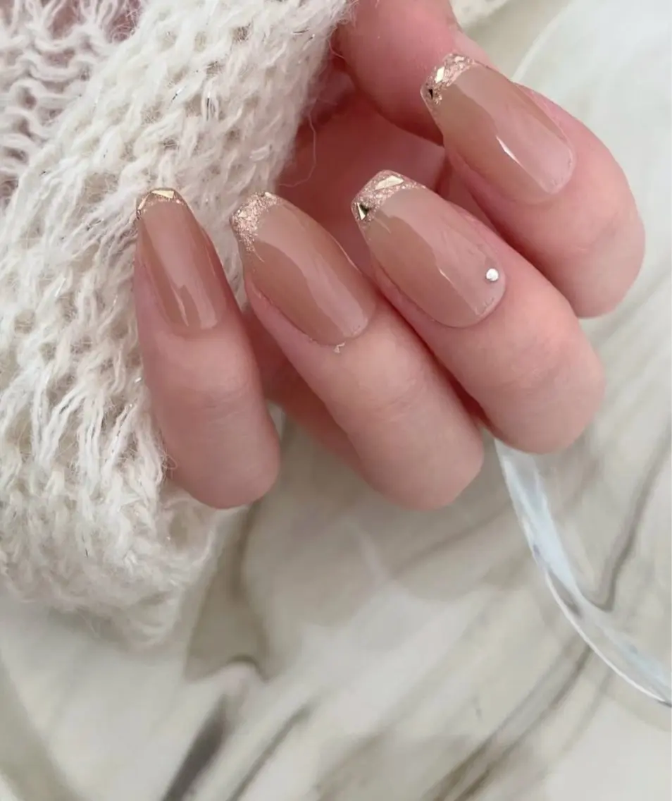 ネイル フレンチネイル ガラスフレンチ ハンドネイル JISOO ANA.CHUOのネイルデザイン
