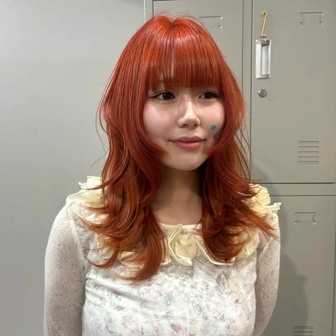セミロング ヘアカラー ココロ♩ハイトーン/ 暖色 大名博多のヘアスタイル