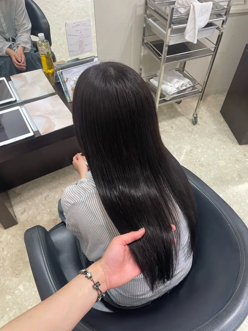 似合わせカット+艶髪ストレート+トリートメントの写真