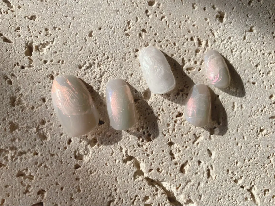 ネイル ホワイト nailsalon Única　ウニカのネイルデザイン