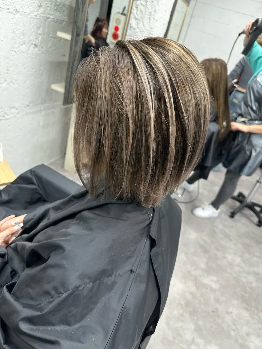 ミディアム カラー ヘアアレンジ カット ヘアカラー トリートメント 久米 治仁のヘアスタイル