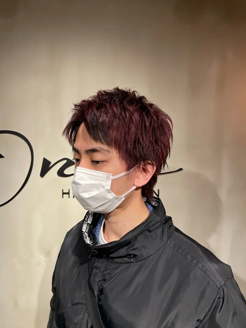 ショート カラー メンズ 黒髪 レッドカラー 艶感/レイヤーカット 🌐Taketoのヘアスタイル