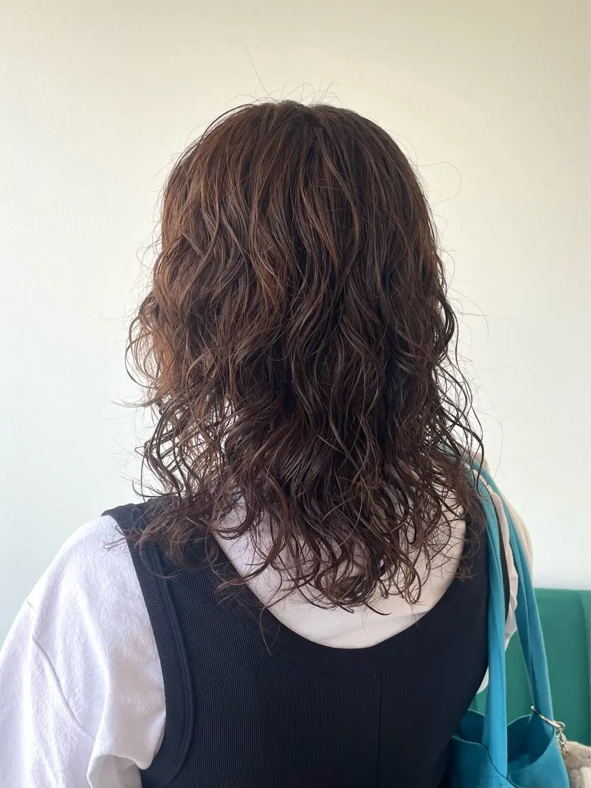 セミロング カラー パーマ セミロングパーマ レイヤーカット カット パーマ トリートメント kitin  吉祥寺 山岸花のヘアスタイル