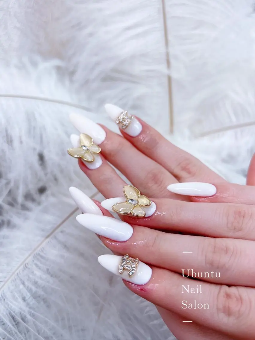 🎀チップジェルネイル　✨パーツ、💎ストーン、パール4つやり放題カラー制限なしAll¥9800の写真