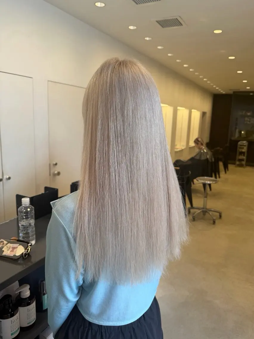 ロング カラー 萩原 紗妃のヘアスタイル