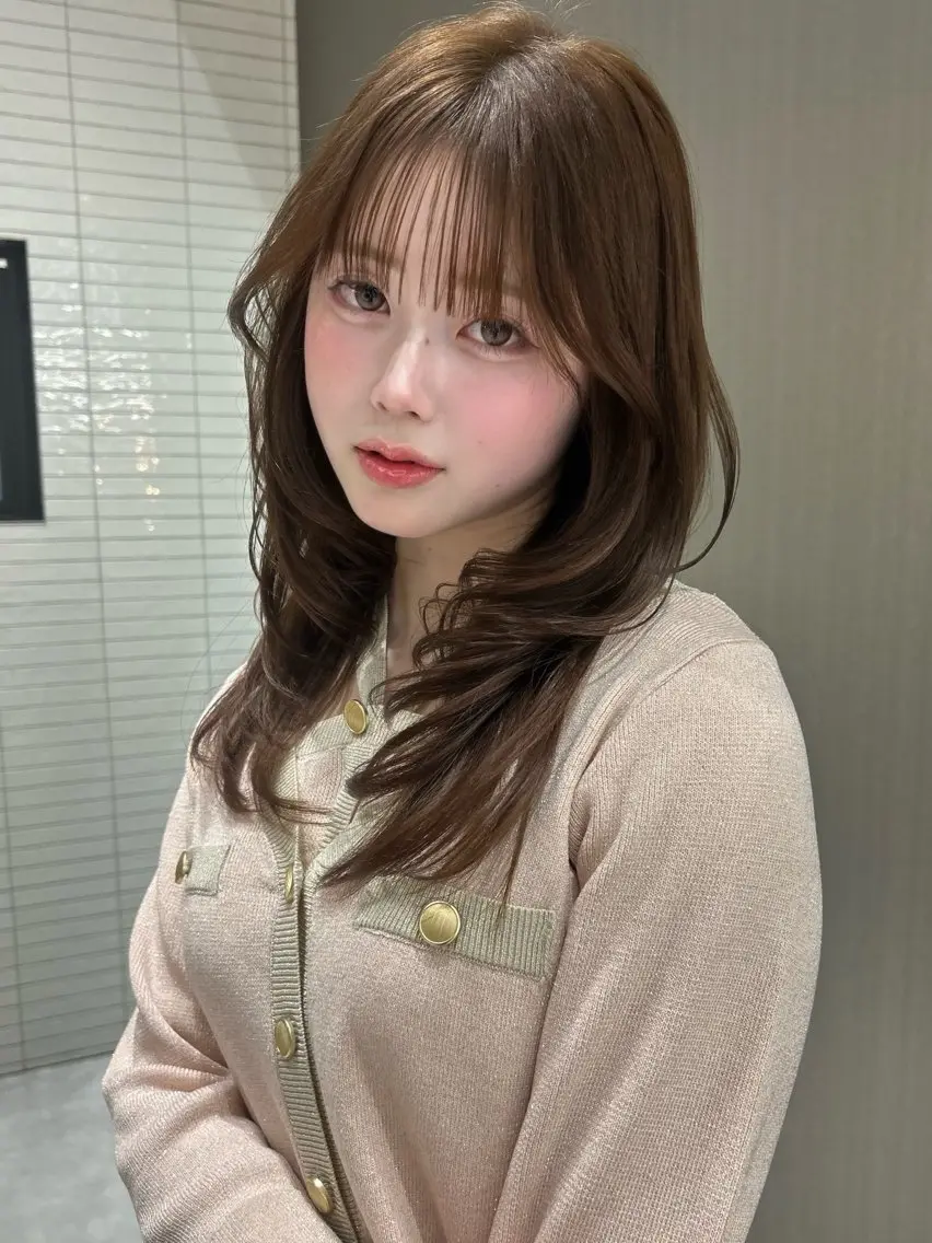ミディアム チョコレートブラウン レイヤーカット 小顔カット カット ヘアカラー 福岡/艶カラー/ レイヤーカット/夏也のヘアスタイル