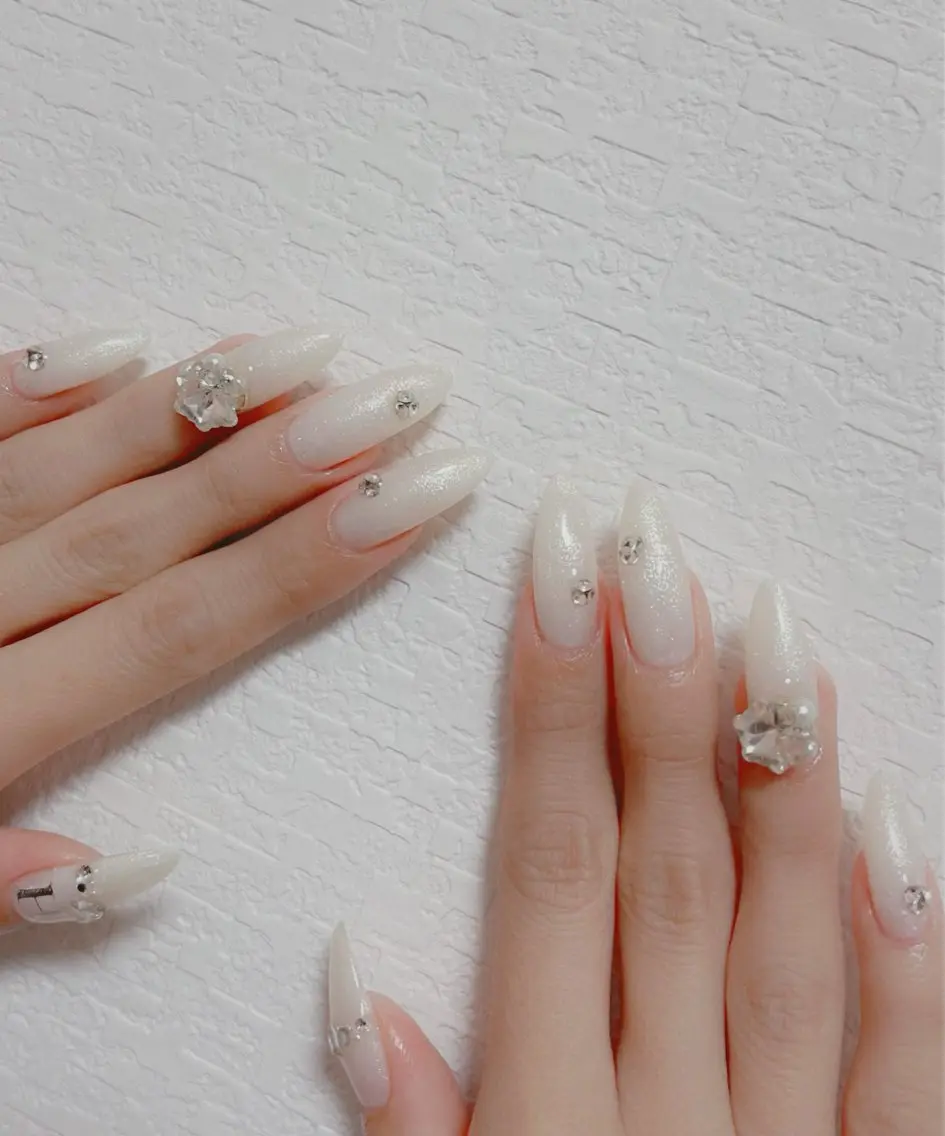 ネイル オーロラネイル 長さ出し フットネイル 韓国ネイル ラメ(グリッター) ハンドネイル 👍thumbs up nail👍のネイルデザイン