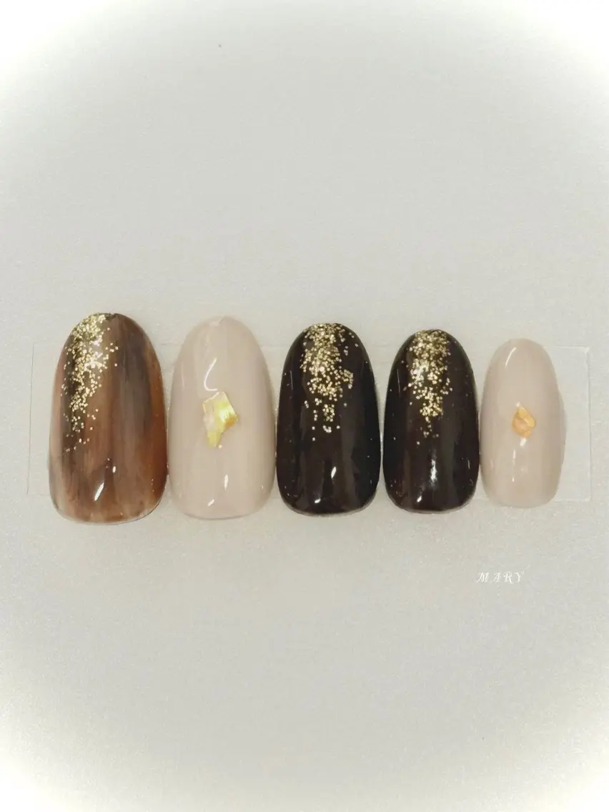 ネイル ブラウン ニュアンスネイル ワンカラーネイル ハンドネイル Mary nail .narumiのネイルデザイン