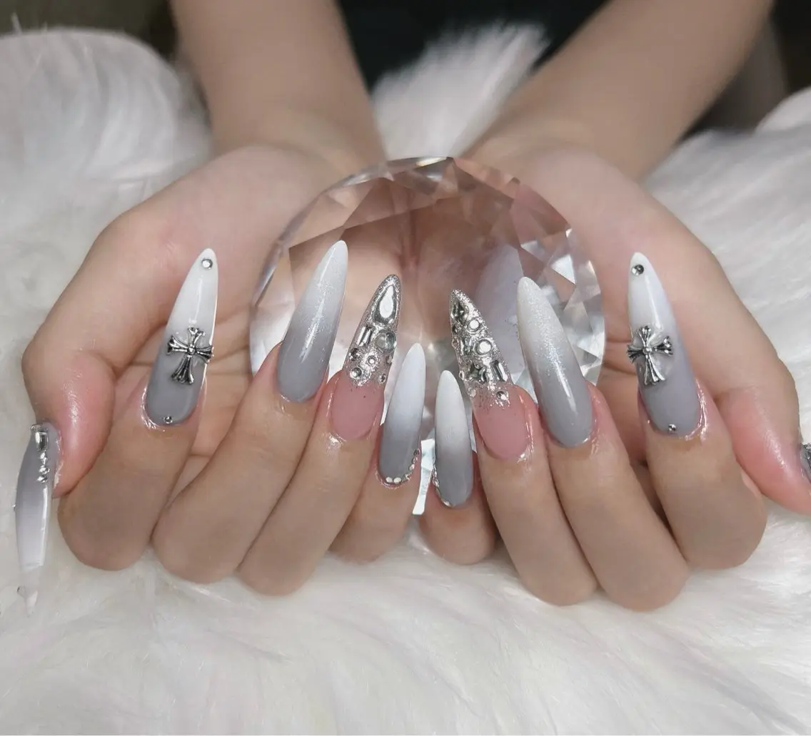 ネイル アートネイル オーロラネイル チークネイル 長さ出し フットネイル Chan nailsのネイルデザイン