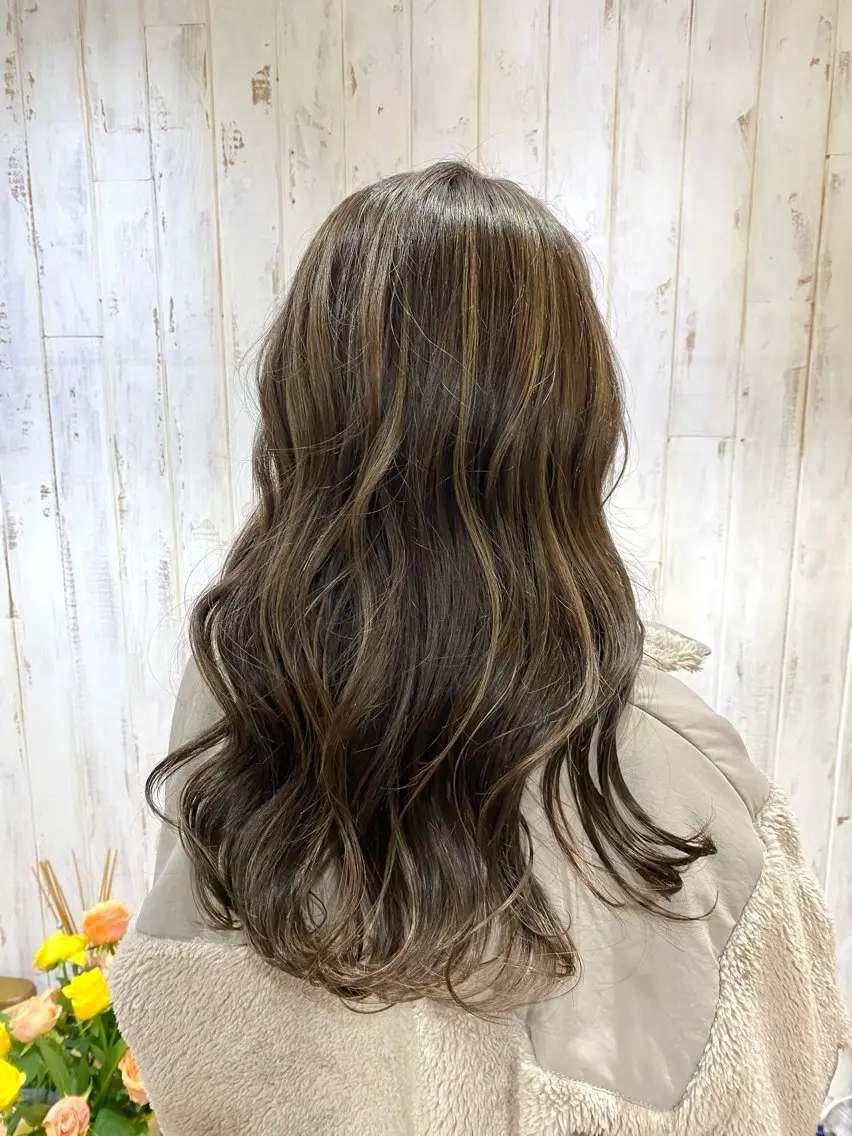 ロング カラー ハイライトカラー ハイライト やじま ひろこのヘアスタイル