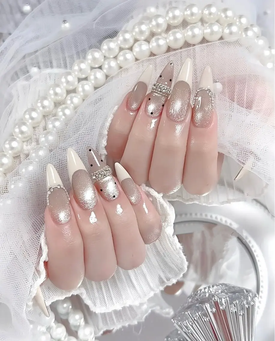 ロング 外国人風カラー 韓国風ヘア ハンドネイル E🌷nail 長さだし専門店のネイルデザイン