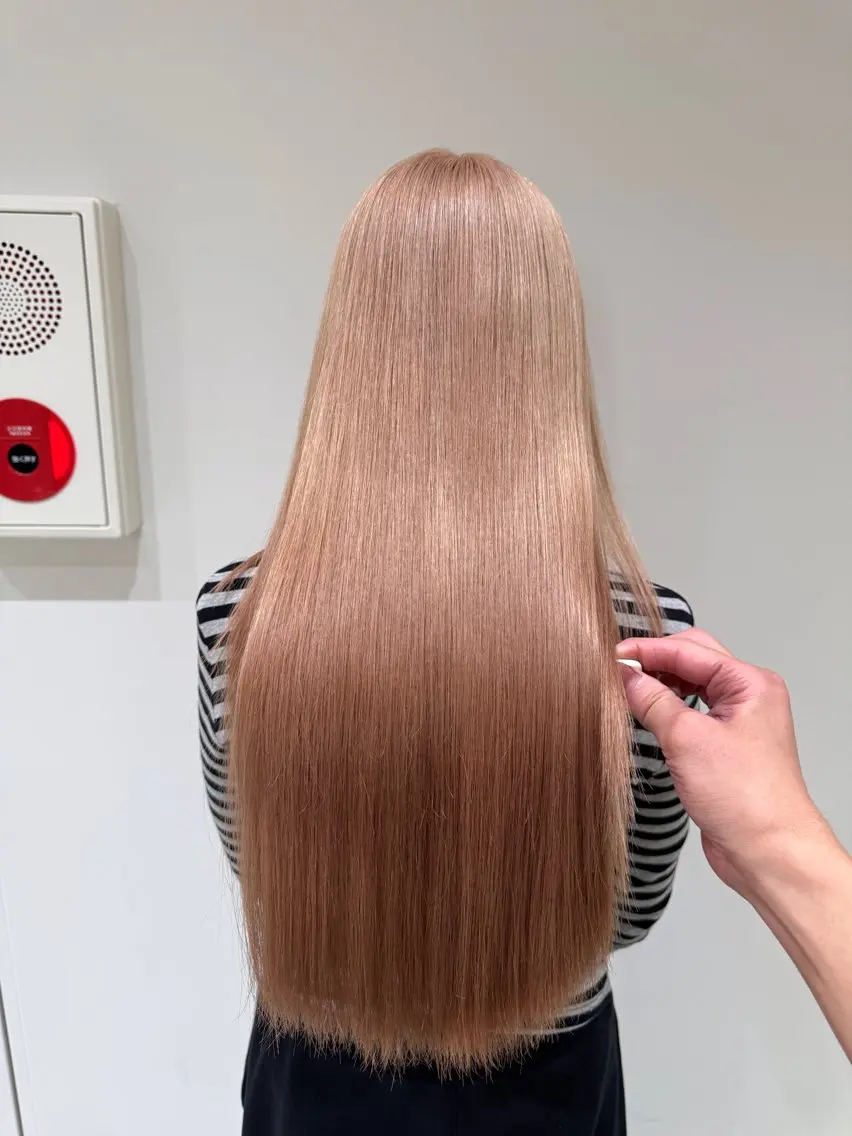 ロング カラー ブリーチ 透明感カラー ハイトーンカラー ヘアカラー ハイトーン/ ブリーチ/縮毛矯正のヘアスタイル