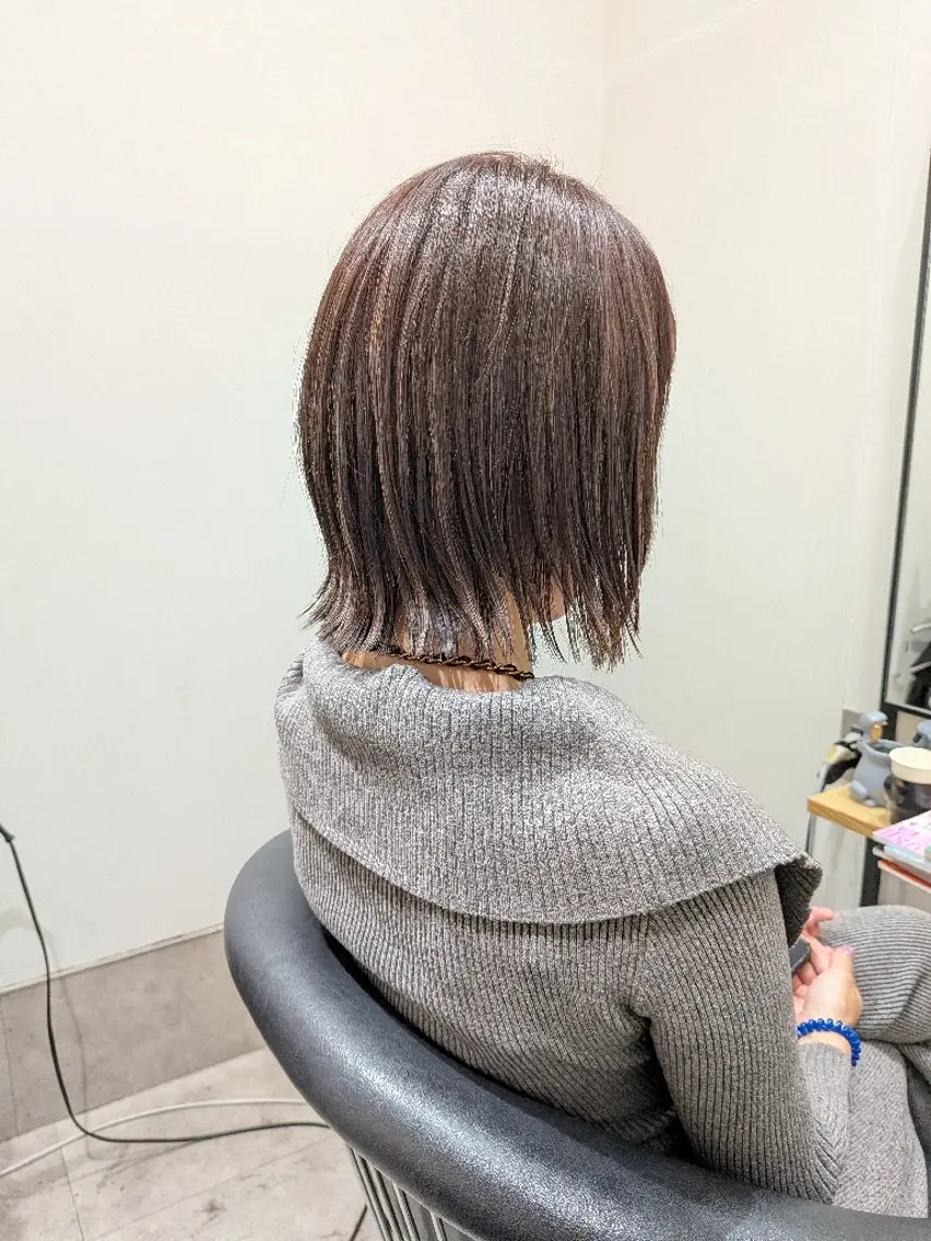 ミディアム カット ヘアカラー トリートメント 🎗️髪質改善・美髪 艶髪🥇小西邦生のヘアスタイル