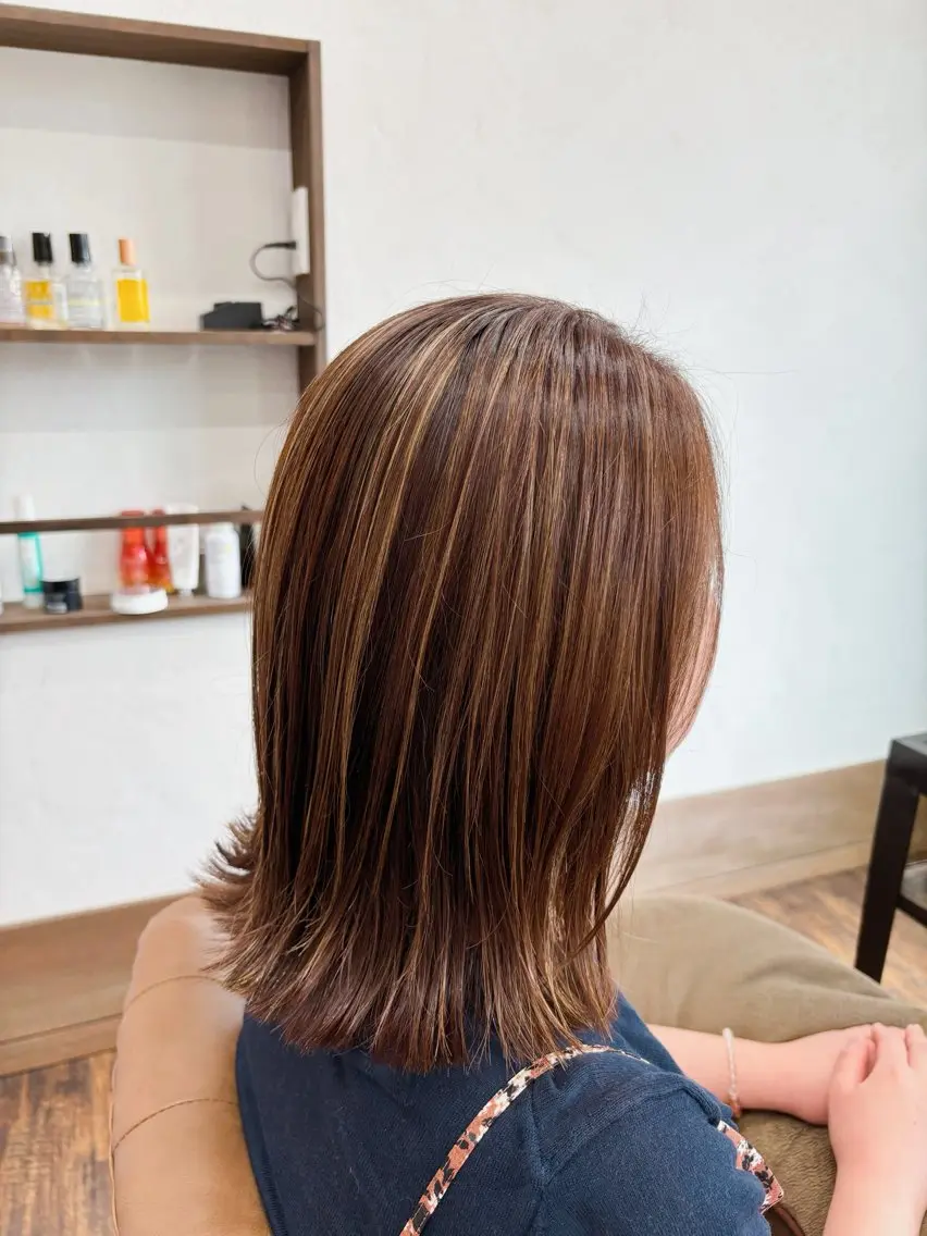 ミディアム ハイライト 對比地 茜のヘアスタイル