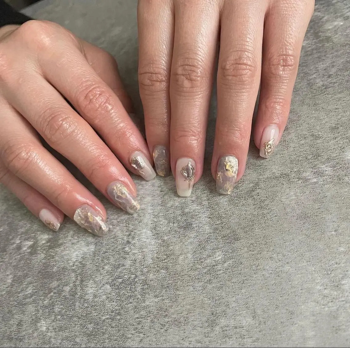 ネイル ブラウン ジェルネイル キラキラネイル 大理石ネイル(マーブル) ニュアンスネイル ハンドネイル MIU 　nailのネイルデザイン