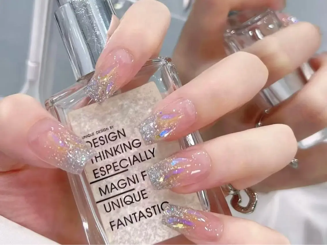 ネイル チークネイル ガーリー 氷ネイル・うるうるネイル キラキラネイル 韓国ネイル ハンドネイル princess スカルプ専門店のネイルデザイン