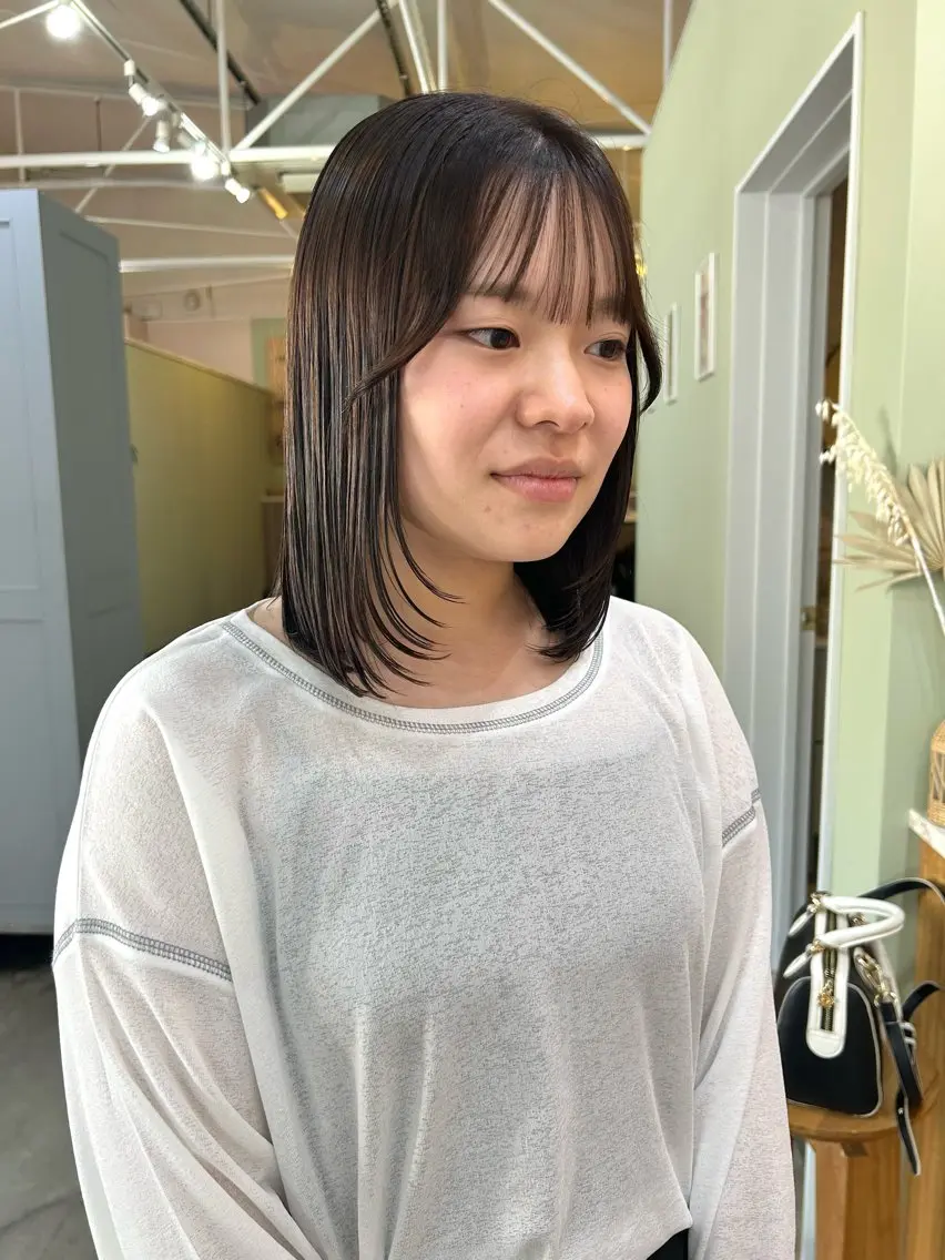 セミロング レイヤーカット カット 君島 花楓のヘアスタイル