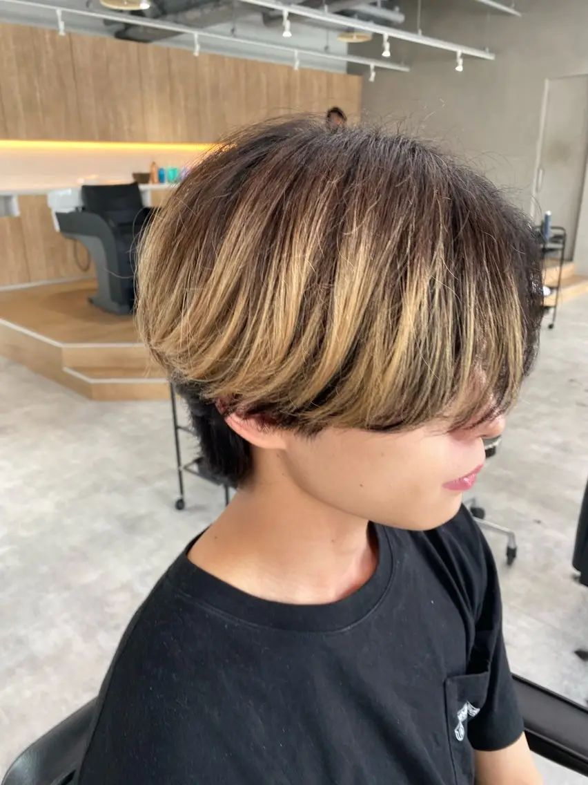 ショート パーマ メンズ センターパート メンズパーマ スパイキーショート 波巻きパーマ ショートヘア カット ヘアカラー 波巻きスパイラル🌀 新潟/万代/山下優のヘアスタイル