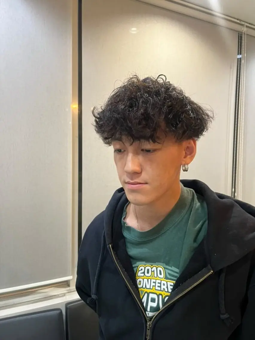 ショート パーマ メンズ 村越 琉花のヘアスタイル