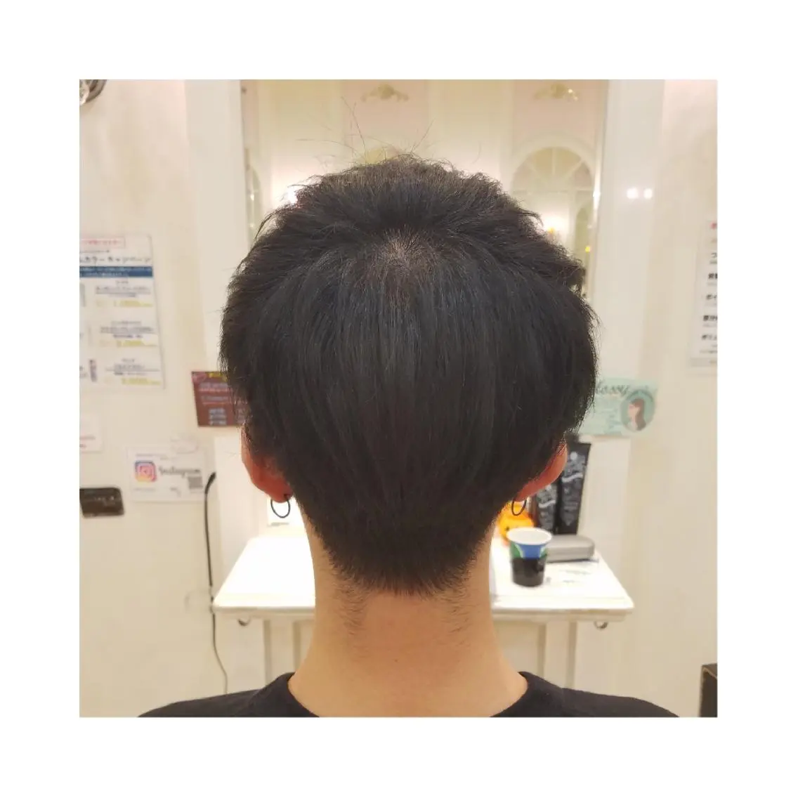ショート カラー 荒山 栞奈のヘアスタイル