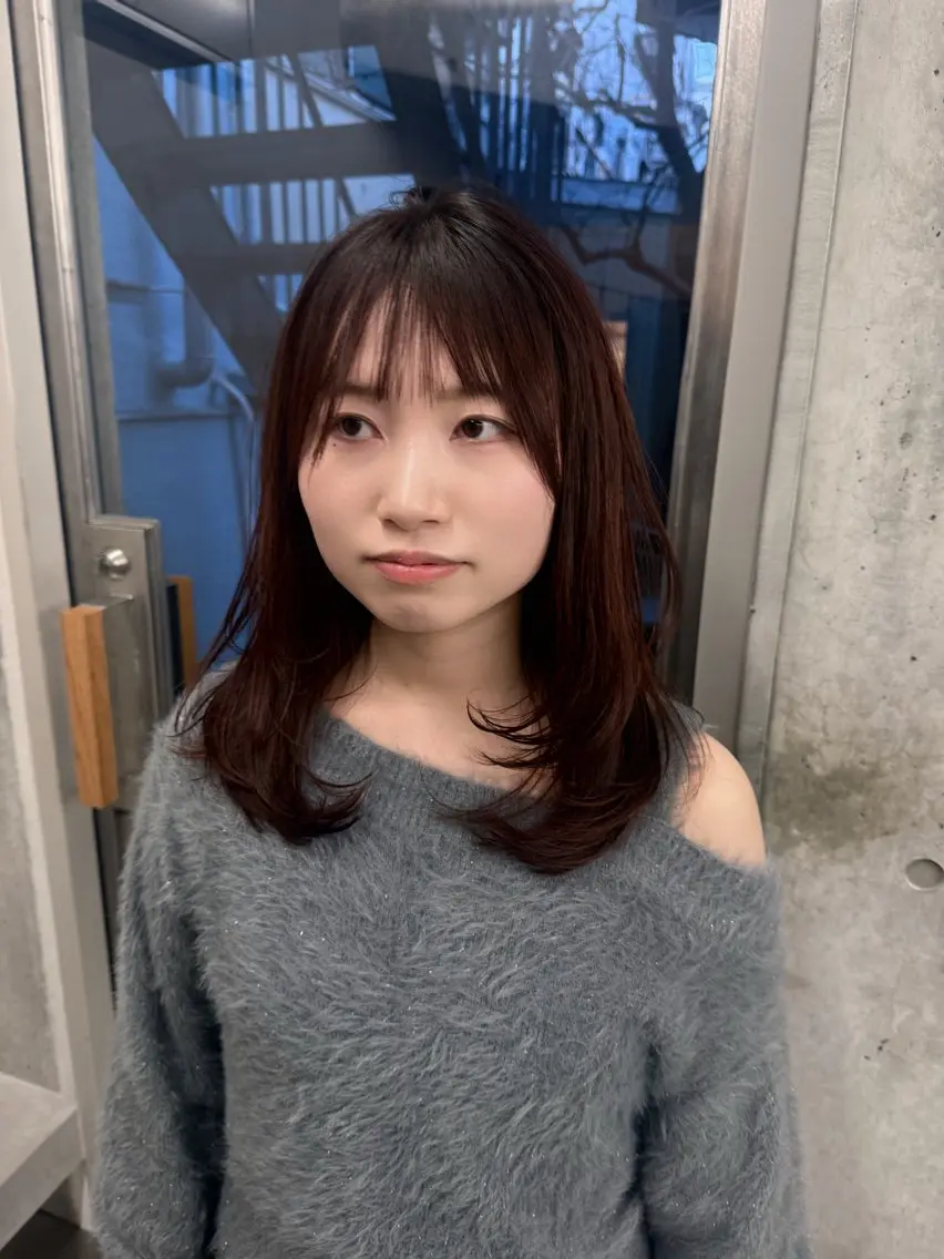 ロング カラー ロングレイヤー アッシュ ベージュカラー ブリーチ 透明感カラー カット ヘアカラー トリートメント 誰より丁寧なカット/ 小林輝/レイヤーのヘアスタイル