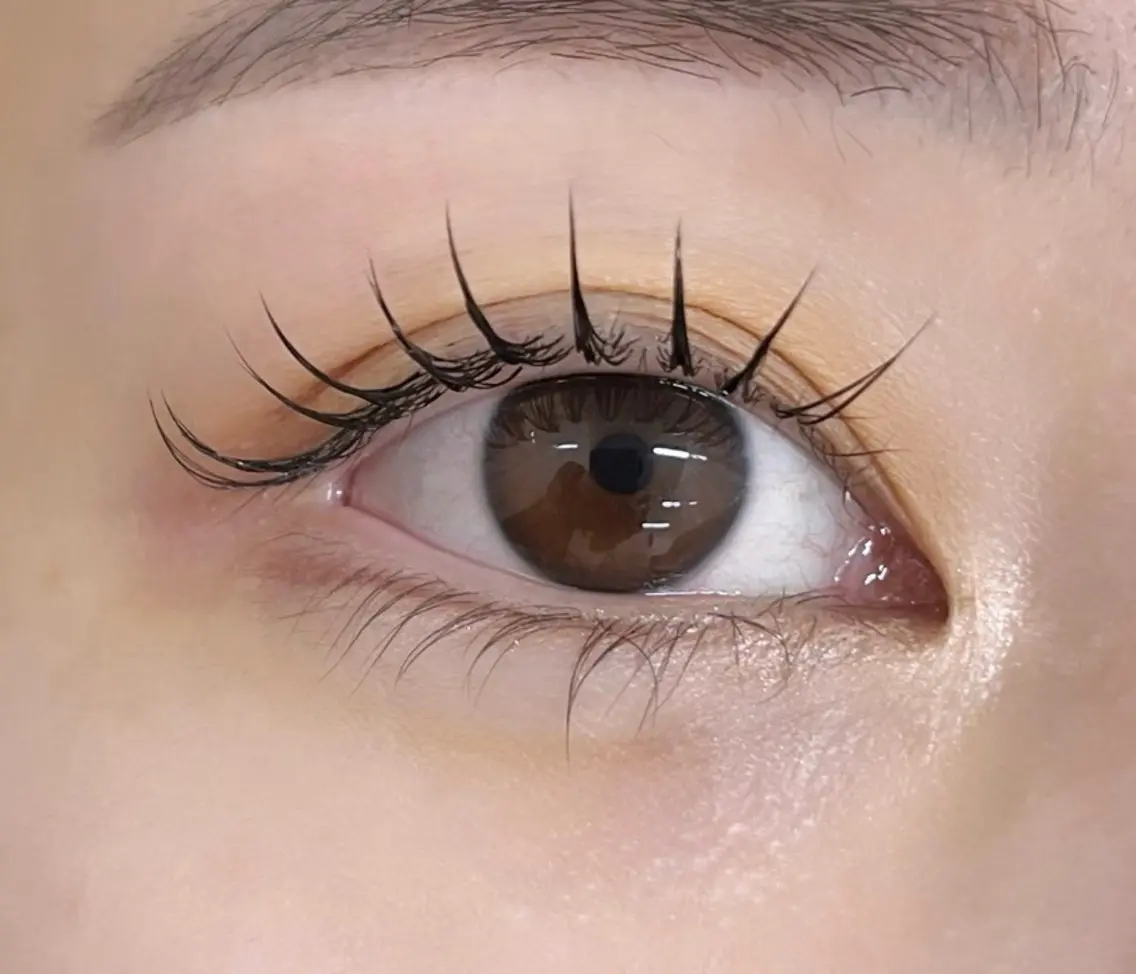 フラットラッシュモデル80～100本💖※足し不可※再来不可※LED等特殊エクステオフ不可※10時、11時、12時の写真