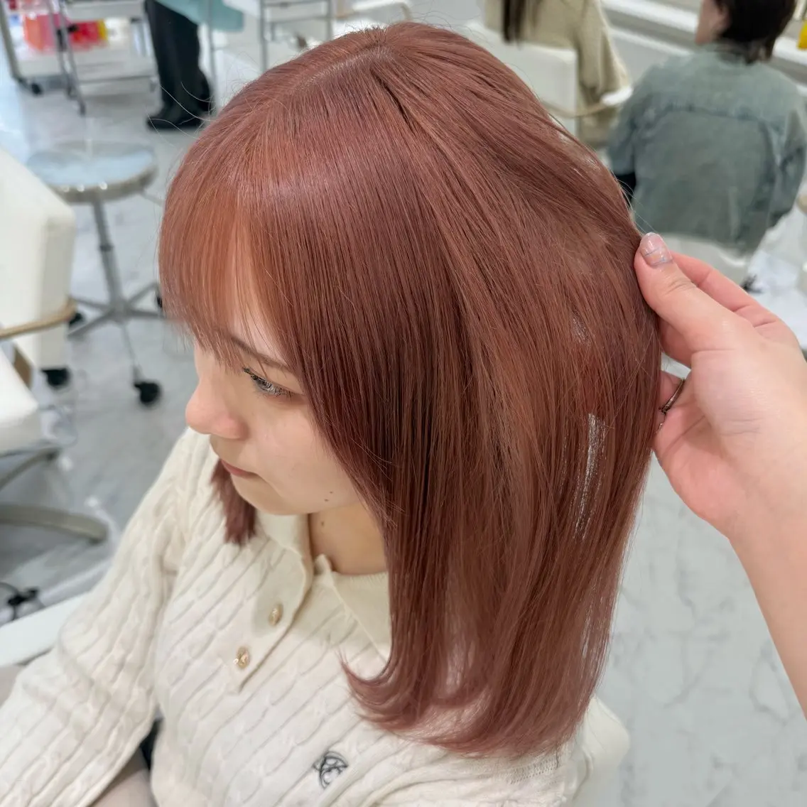 ミディアム カラー ベージュカラー ブリーチ ミルクティーベージュ ピンクカラー ParveMix いしいまお🌼のヘアスタイル