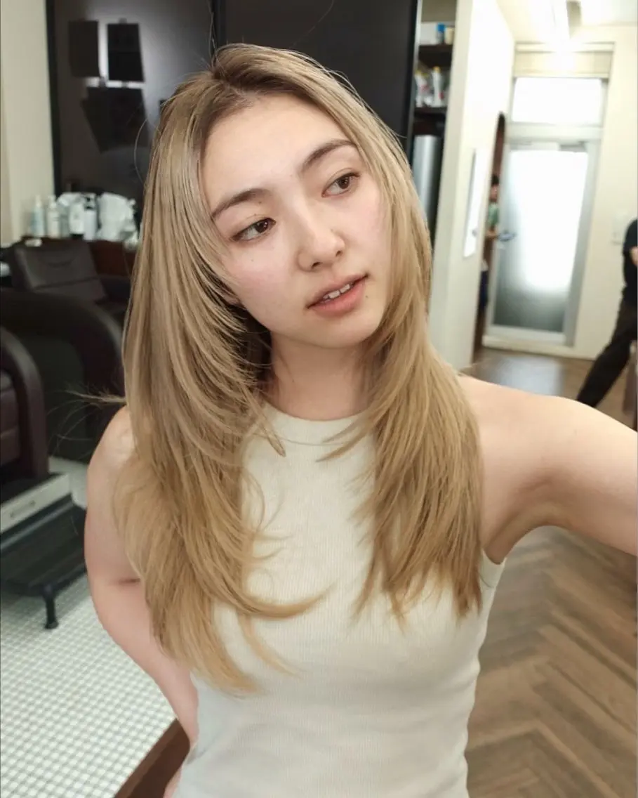 ミディアム カラー ブリーチ ケアブリーチ ダブルカラー ボブ レイヤーカット カット ヘアカラー トリートメント レイヤー専門家 ダブルカラー修のヘアスタイル