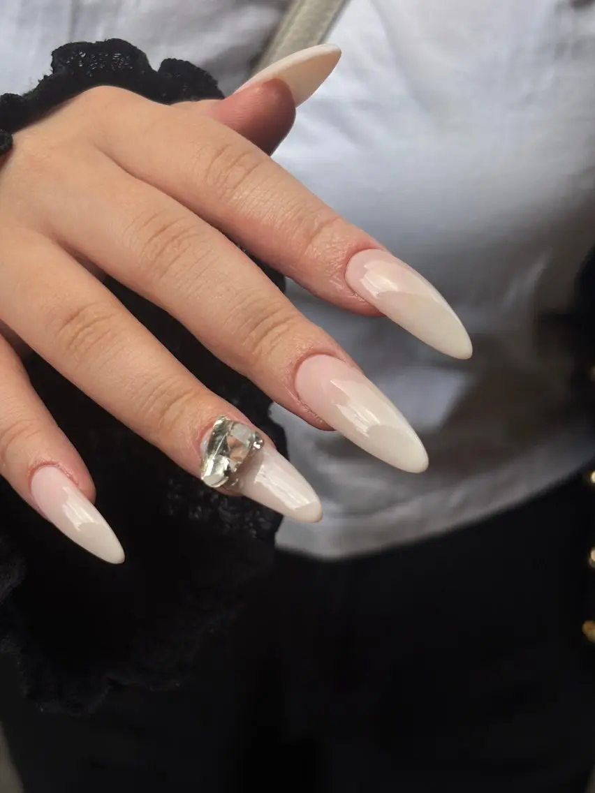 ロング One ♡ YUKINEのネイルデザイン